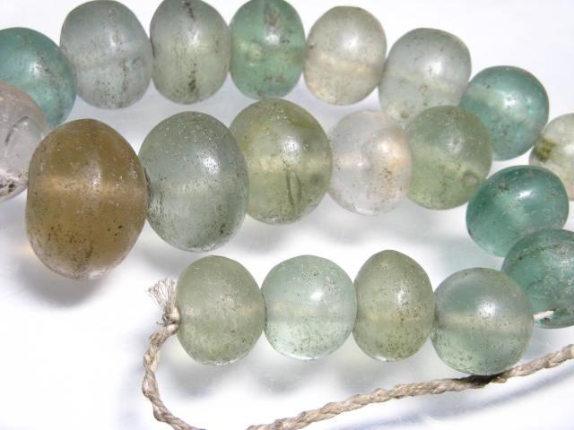 TOKO-BEADS RC005-05N Old Glass bead (strand) 23~35mm RC005-05N オールドガラスビーズ（連） 23~35mm Asian bead & African bead  Handmade,Lampeork,bead,asia,india,ethnic,parts,accessory,beads とんぼ玉,ビーズ,トンボ玉,アジア,インド,エスニック,手作り,パーツ,アクセサリー