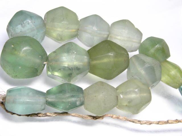 TOKO-BEADS RC005-21N Old Glass bead (strand) 17~33mm RC005-21N オールドガラスビーズ（連） 17~33mm Asian bead & African bead  Handmade,Lampeork,bead,asia,india,ethnic,parts,accessory,beads とんぼ玉,ビーズ,トンボ玉,アジア,インド,エスニック,手作り,パーツ,アクセサリー