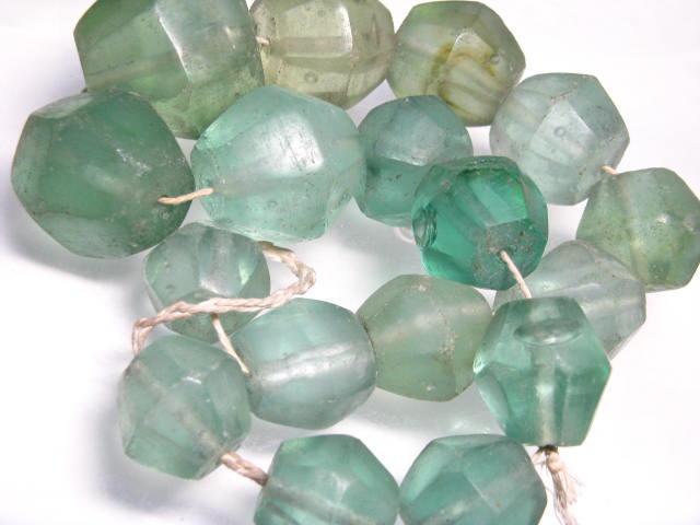 TOKO-BEADS RC005-22N Old Glass bead (strand) 23~37mm RC005-22N オールドガラスビーズ（連） 23~37mm Asian bead & African bead  Handmade,Lampeork,bead,asia,india,ethnic,parts,accessory,beads とんぼ玉,ビーズ,トンボ玉,アジア,インド,エスニック,手作り,パーツ,アクセサリー
