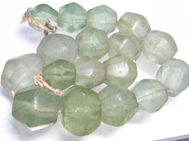 TOKO-BEADS RC005-23N Old Glass bead (strand) 22~33mm RC005-23N オールドガラスビーズ（連） 22~33mm Asian bead & African bead  Handmade,Lampeork,bead,asia,india,ethnic,parts,accessory,beads とんぼ玉,ビーズ,トンボ玉,アジア,インド,エスニック,手作り,パーツ,アクセサリー