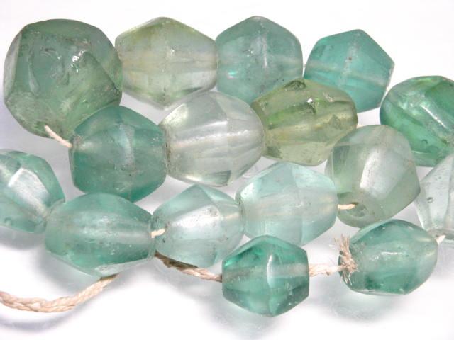 TOKO-BEADS RC005-29N Old Glass bead (strand) 21~34mm RC005-29N オールドガラスビーズ（連） 21~34mm Asian bead & African bead  Handmade,Lampeork,bead,asia,india,ethnic,parts,accessory,beads とんぼ玉,ビーズ,トンボ玉,アジア,インド,エスニック,手作り,パーツ,アクセサリー
