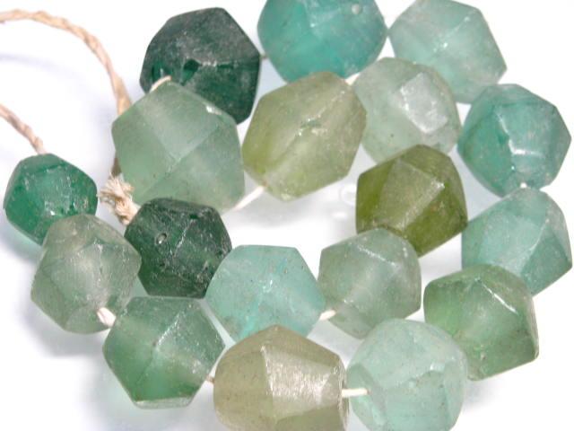TOKO-BEADS RC005-30N Old Glass bead (strand) 20~32mm RC005-30N オールドガラスビーズ（連） 20~32mm Asian bead & African bead  Handmade,Lampeork,bead,asia,india,ethnic,parts,accessory,beads とんぼ玉,ビーズ,トンボ玉,アジア,インド,エスニック,手作り,パーツ,アクセサリー