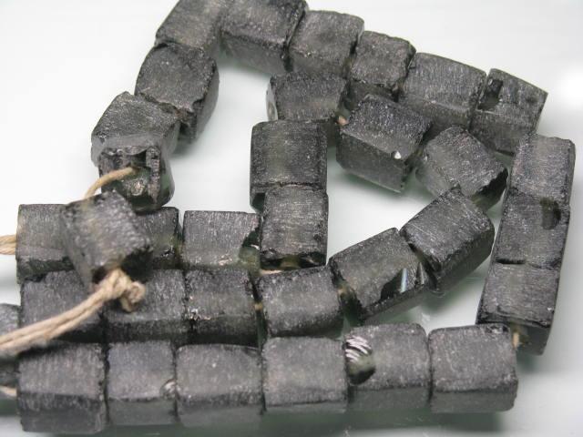 TOKO-BEADS RC103N-19 Recycled Glass bead (strand) 10~14mm RC103N-19 リサイクルガラスビーズ（連） 10~14mmLoose Kazuri カズリビーズ Asian bead & African bead  Handmade,Lampeork,bead,asia,india,ethnic,parts,accessory,beads とんぼ玉,ビーズ,トンボ玉,アジア,インド,エスニック,手作り,パーツ,アクセサリー