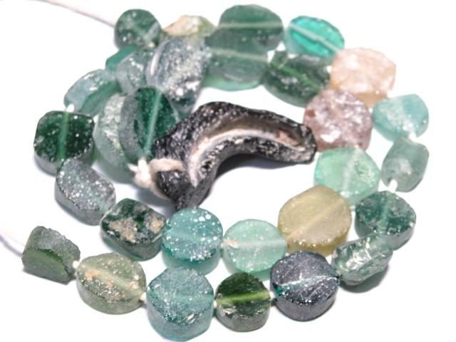 TOKO-BEADS RG023-11 Roman Glass bead (strand) (max) 14mm RG023-11 銀化ローマングラス（連） (max) 14mmLoose Kazuri カズリビーズ Asian bead & African bead  Handmade,Lampeork,bead,asia,india,ethnic,parts,accessory,beads とんぼ玉,ビーズ,トンボ玉,アジア,インド,エスニック,手作り,パーツ,アクセサリー