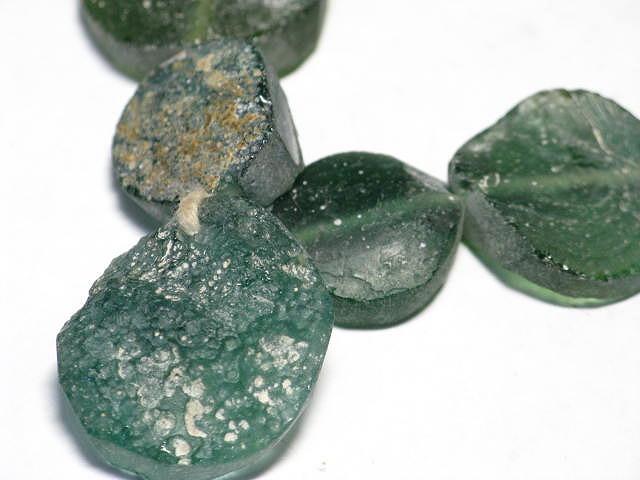 TOKO-BEADS RG023-15 Roman Glass bead (strand) (max) 20mm RG023-15 銀化ローマングラス（連） (max) 20mm Asian bead & African bead  Handmade,Lampeork,bead,asia,india,ethnic,parts,accessory,beads とんぼ玉,ビーズ,トンボ玉,アジア,インド,エスニック,手作り,パーツ,アクセサリー