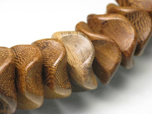 TOKO-BEADS SW001-59N Wooden bead (strand) 20mm SW001-59N ウッドビーズ（連） 20mm Asian bead & African bead  Handmade,Lampeork,bead,asia,india,ethnic,parts,accessory,beads とんぼ玉,ビーズ,トンボ玉,アジア,インド,エスニック,手作り,パーツ,アクセサリー