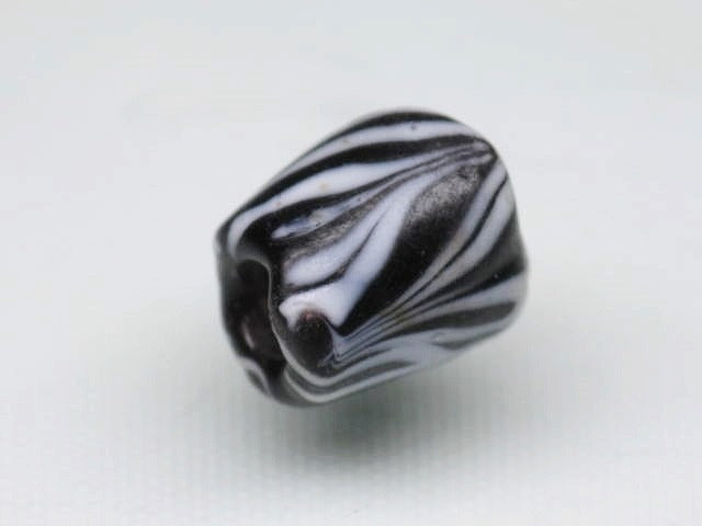 TOKO-BEADS T527 Lampwork glass bead 11mm T527 ジャワ希少とんぼ玉 11mmLoose Kazuri カズリビーズ Asian bead & African bead  Handmade,Lampeork,bead,asia,india,ethnic,parts,accessory,beads とんぼ玉,ビーズ,トンボ玉,アジア,インド,エスニック,手作り,パーツ,アクセサリー