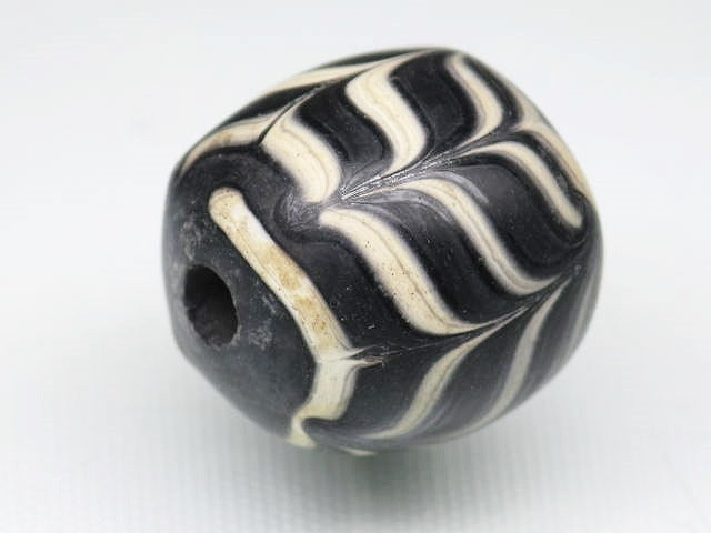 TOKO-BEADS T578S-25 Lampwork glass bead 16~17mm T578S-25 ジャワ希少とんぼ玉 16~17mmLoose Kazuri カズリビーズ Asian bead & African bead  Handmade,Lampeork,bead,asia,india,ethnic,parts,accessory,beads とんぼ玉,ビーズ,トンボ玉,アジア,インド,エスニック,手作り,パーツ,アクセサリー