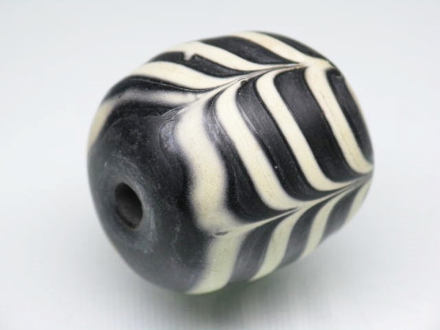 TOKO-BEADS T578S-26 Lampwork glass bead 17~19mm T578S-26 ジャワ希少とんぼ玉 17~19mmLoose Kazuri カズリビーズ Asian bead & African bead  Handmade,Lampeork,bead,asia,india,ethnic,parts,accessory,beads とんぼ玉,ビーズ,トンボ玉,アジア,インド,エスニック,手作り,パーツ,アクセサリー