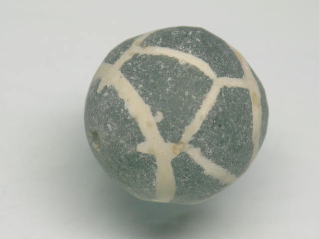 TOKO-BEADS T580-05 Afgan Antique Mountain Glass 18mm T580-05 アフガンアンティークマウンテングラス 18mmLoose Kazuri カズリビーズ Asian bead & African bead  Handmade,Lampeork,bead,asia,india,ethnic,parts,accessory,beads とんぼ玉,ビーズ,トンボ玉,アジア,インド,エスニック,手作り,パーツ,アクセサリー