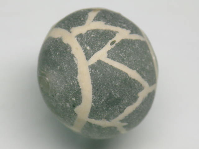 TOKO-BEADS T580-12 Afgan Antique Mountain Glass 21mm T580-12 アフガンアンティークマウンテングラス 21mmLoose Kazuri カズリビーズ Asian bead & African bead  Handmade,Lampeork,bead,asia,india,ethnic,parts,accessory,beads とんぼ玉,ビーズ,トンボ玉,アジア,インド,エスニック,手作り,パーツ,アクセサリー