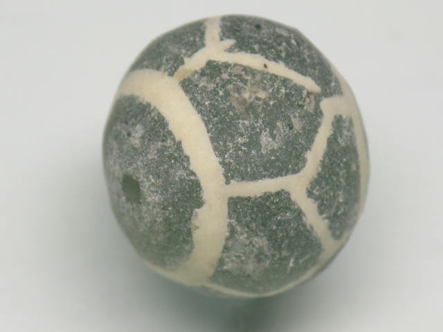 TOKO-BEADS T580-19 Afgan Antique Mountain Glass 20mm T580-19 アフガンアンティークマウンテングラス 20mmLoose Kazuri カズリビーズ Asian bead & African bead  Handmade,Lampeork,bead,asia,india,ethnic,parts,accessory,beads とんぼ玉,ビーズ,トンボ玉,アジア,インド,エスニック,手作り,パーツ,アクセサリー