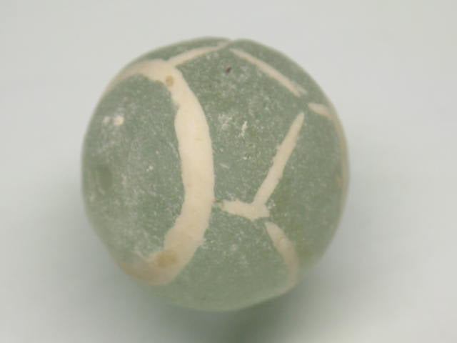 TOKO-BEADS T580-21 Afgan Antique Mountain Glass 20mm T580-21 アフガンアンティークマウンテングラス 20mmLoose Kazuri カズリビーズ Asian bead & African bead  Handmade,Lampeork,bead,asia,india,ethnic,parts,accessory,beads とんぼ玉,ビーズ,トンボ玉,アジア,インド,エスニック,手作り,パーツ,アクセサリー