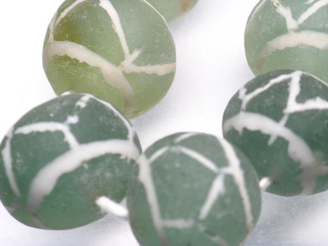 TOKO-BEADS T580-26 Afgan Mountain Glass (strand) 16~20mm T580-26 アフガンアンティークマウンテングラス（連） 16~20mm Asian bead & African bead  Handmade,Lampeork,bead,asia,india,ethnic,parts,accessory,beads とんぼ玉,ビーズ,トンボ玉,アジア,インド,エスニック,手作り,パーツ,アクセサリー