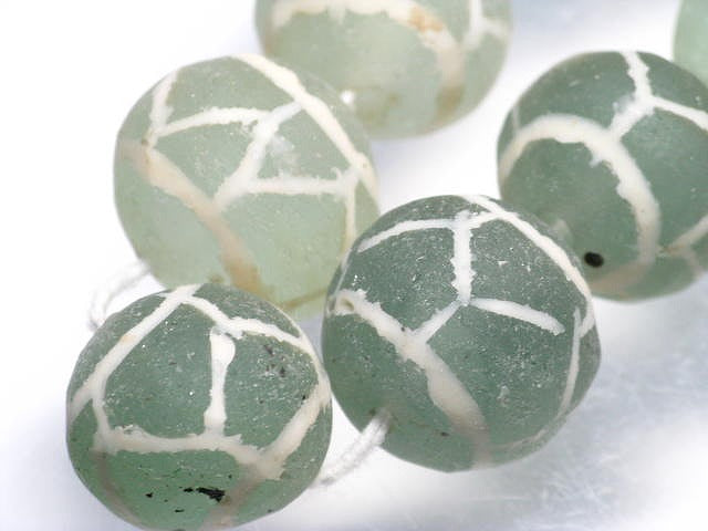 TOKO-BEADS T580-27 Afgan Mountain Glass (strand) 16~20mm T580-27 アフガンアンティークマウンテングラス（連） 16~20mm Asian bead & African bead  Handmade,Lampeork,bead,asia,india,ethnic,parts,accessory,beads とんぼ玉,ビーズ,トンボ玉,アジア,インド,エスニック,手作り,パーツ,アクセサリー