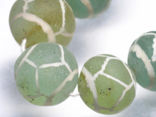 TOKO-BEADS T580-29 Afgan Mountain Glass (strand) 14~22mm T580-29 アフガンアンティークマウンテングラス（連） 14~22mm Asian bead & African bead  Handmade,Lampeork,bead,asia,india,ethnic,parts,accessory,beads とんぼ玉,ビーズ,トンボ玉,アジア,インド,エスニック,手作り,パーツ,アクセサリー