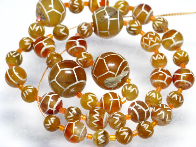 TOKO-BEADS T580-41 Afgan Antique Agate (strand) 6~14mm T580-41 アフガンエッチドアゲイト（連） 6~14mmLoose Kazuri カズリビーズ Asian bead & African bead  Handmade,Lampeork,bead,asia,india,ethnic,parts,accessory,beads とんぼ玉,ビーズ,トンボ玉,アジア,インド,エスニック,手作り,パーツ,アクセサリー