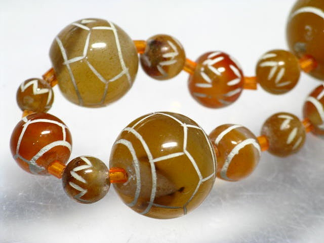 TOKO-BEADS T580-42 Afgan Antique Agate (strand) 6~14mm T580-42 アフガンエッチドアゲイト（連） 6~14mm Asian bead & African bead  Handmade,Lampeork,bead,asia,india,ethnic,parts,accessory,beads とんぼ玉,ビーズ,トンボ玉,アジア,インド,エスニック,手作り,パーツ,アクセサリー