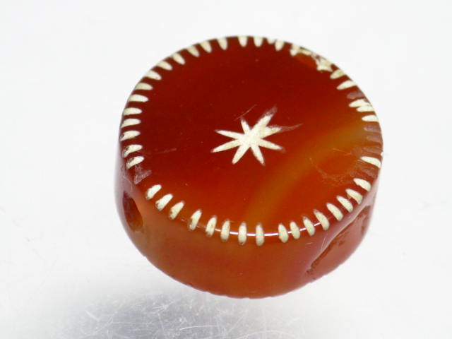 TOKO-BEADS T580-48 Afgan Antique Agate 17mm T580-48 アフガンエッチドアゲイト 17mmLoose Kazuri カズリビーズ Asian bead & African bead  Handmade,Lampeork,bead,asia,india,ethnic,parts,accessory,beads とんぼ玉,ビーズ,トンボ玉,アジア,インド,エスニック,手作り,パーツ,アクセサリー