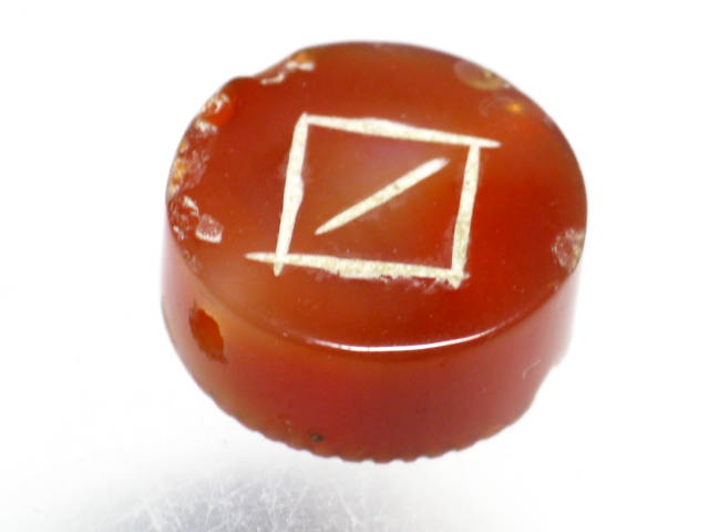 TOKO-BEADS T580-51 Afgan Antique Agate 17mm T580-51 アフガンエッチドアゲイト 17mmLoose Kazuri カズリビーズ Asian bead & African bead  Handmade,Lampeork,bead,asia,india,ethnic,parts,accessory,beads とんぼ玉,ビーズ,トンボ玉,アジア,インド,エスニック,手作り,パーツ,アクセサリー