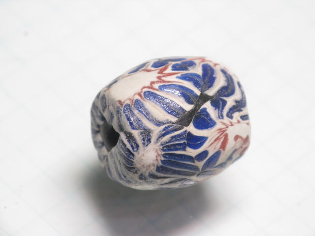 TOKO-BEADS T586-10 Lampwork glass bead 16mm T586-10 ジャワ希少ビーズ 16mmLoose Kazuri カズリビーズ Asian bead & African bead  Handmade,Lampeork,bead,asia,india,ethnic,parts,accessory,beads とんぼ玉,ビーズ,トンボ玉,アジア,インド,エスニック,手作り,パーツ,アクセサリー