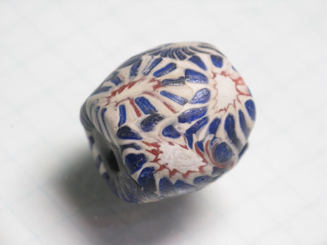 TOKO-BEADS T586-25 Lampwork glass bead 16mm T586-25 ジャワ希少ビーズ 16mmLoose Kazuri カズリビーズ Asian bead & African bead  Handmade,Lampeork,bead,asia,india,ethnic,parts,accessory,beads とんぼ玉,ビーズ,トンボ玉,アジア,インド,エスニック,手作り,パーツ,アクセサリー