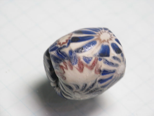 TOKO-BEADS T586-27 Lampwork glass bead 16mm T586-27 ジャワ希少ビーズ 16mmLoose Kazuri カズリビーズ Asian bead & African bead  Handmade,Lampeork,bead,asia,india,ethnic,parts,accessory,beads とんぼ玉,ビーズ,トンボ玉,アジア,インド,エスニック,手作り,パーツ,アクセサリー
