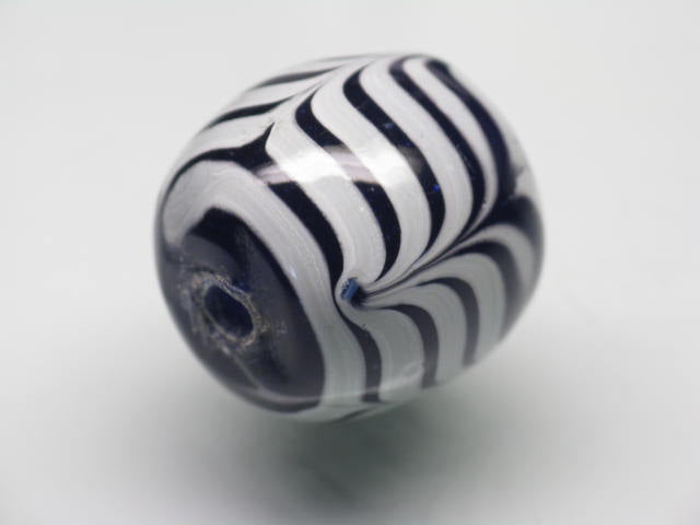 TOKO-BEADS T607S-71 Lampwork glass bead 19mm T607S-71 ジャワ希少ビーズ 19mm Asian bead & African bead  Handmade,Lampeork,bead,asia,india,ethnic,parts,accessory,beads とんぼ玉,ビーズ,トンボ玉,アジア,インド,エスニック,手作り,パーツ,アクセサリー