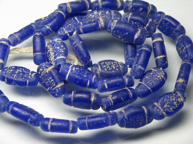 | TOKO-BEADS |T718N-18 ジャワ希少とんぼ玉（連） 8~10mmとんぼ玉,ビーズ,トンボ玉,アジア,インド,エスニック,手作り,パーツ,アクセサリー